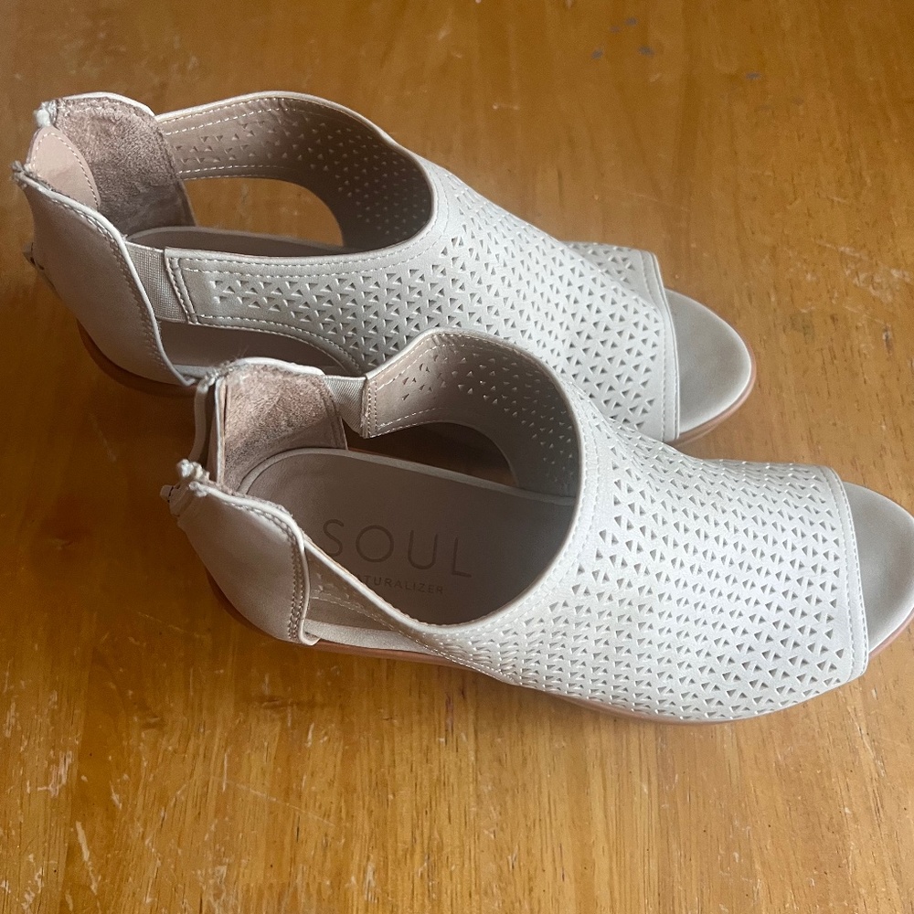 Naturalizer edge sandals